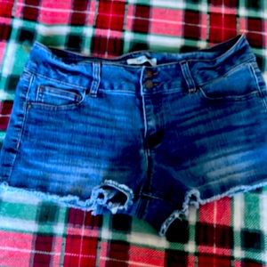 Saner shorts 3 use to small for me